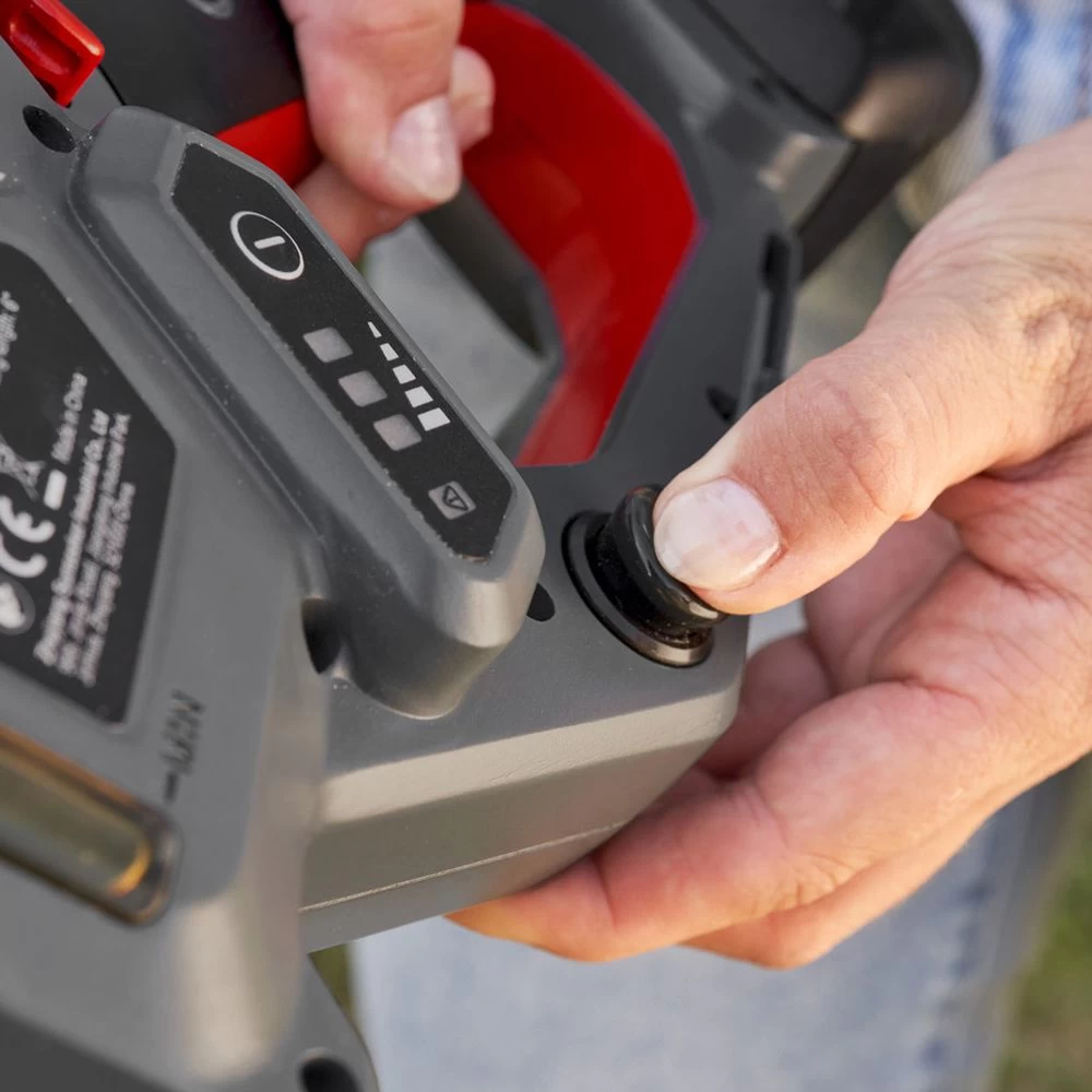 AL-KO CSM 1815 18V Bosch Home & Garden Compatible 18V Cordless Pruning Chainsaw (Tool Only) (Bundle Builder) - Image 4