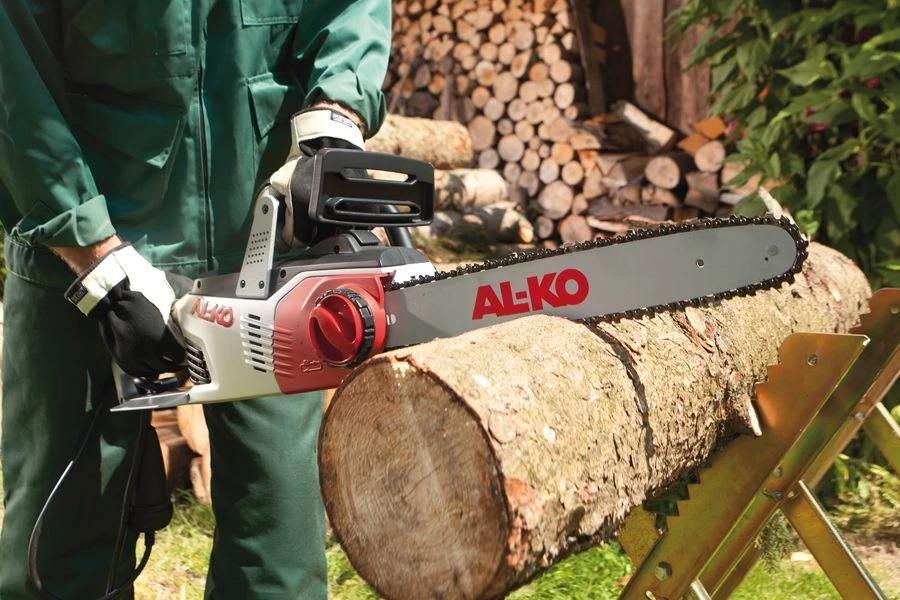 AL-KO EKS 2400-40 Crossline Electric Chainsaw - Image 3