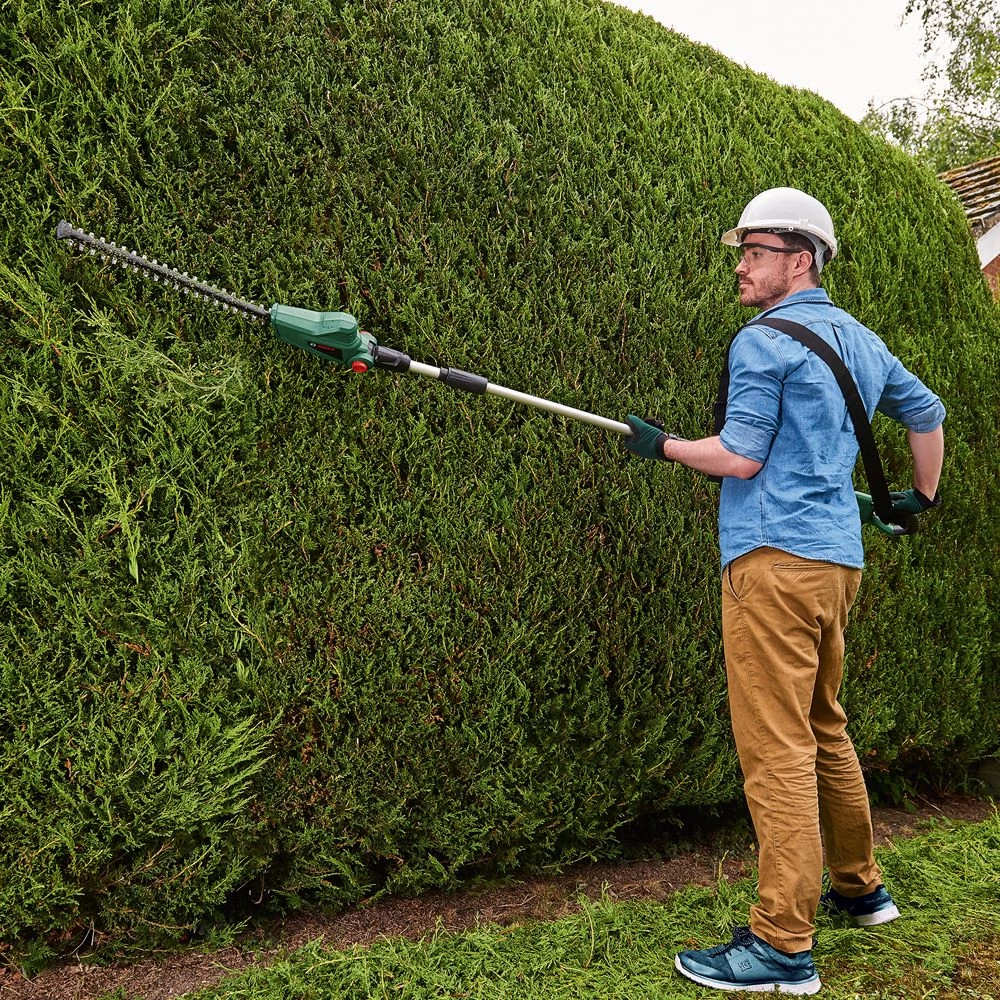 Bosch UniversalHedgePole 18V Cordless Long Reach Hedge Trimmer (with 2.5Ah Battery & Charger) (Bundle Builder) - Image 4