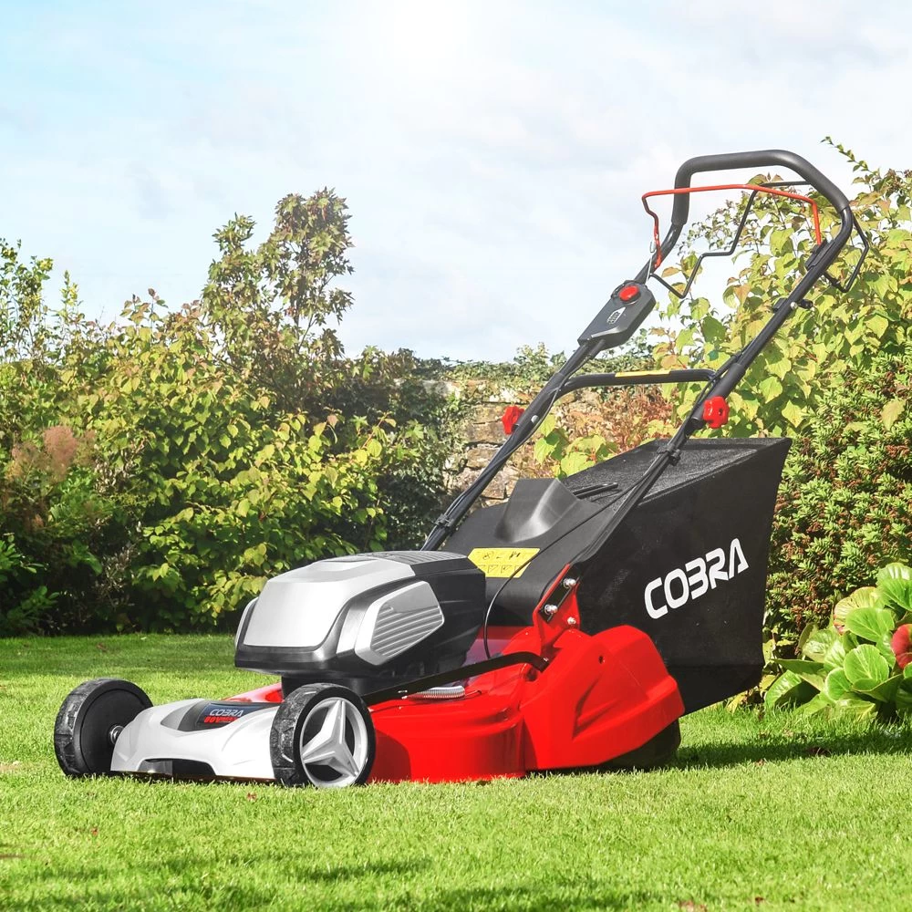 Cobra RM51SP80V 80V Self-Propelled Rear Roller Cordless Lawn Mower (with 2 X 40V 5Ah Batteries & 2 X Fast Chargers) - Image 9