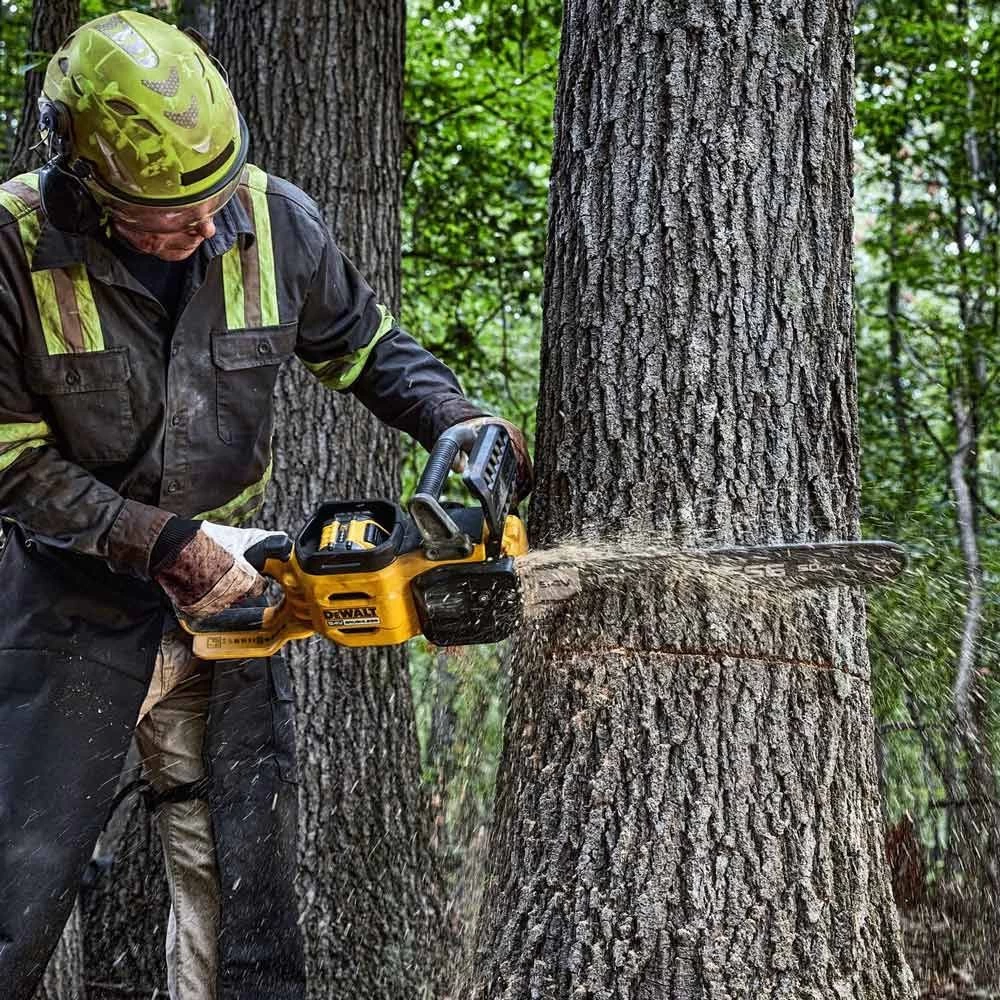 DeWalt DCMCS575N-XJ 54V XR FLEXVOLT 50cm Cordless Chainsaw (Tool Only) - Image 3