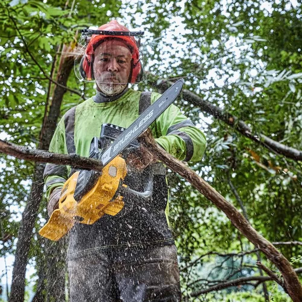 DeWalt DCMCS575N-XJ 54V XR FLEXVOLT 50cm Cordless Chainsaw (Tool Only) - Image 4