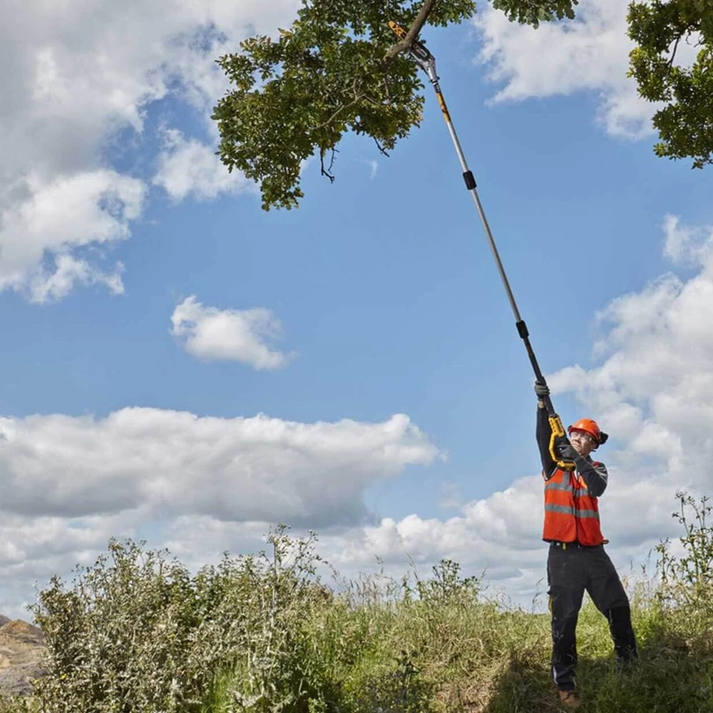 DeWalt DCMPS567N-XJ 18V XR Cordless Pole Saw (Tool Only) - Image 6