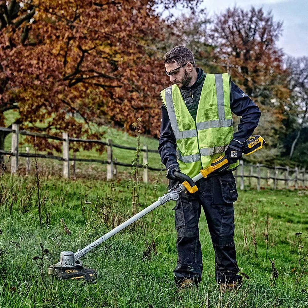 DeWalt DCMST561N-XJ 18V XR Cordless Grass Trimmer (Tool Only) - Image 4