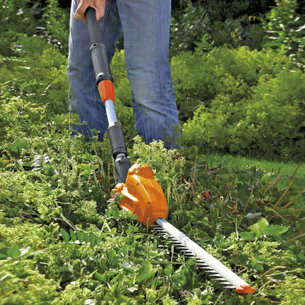 Flymo SabreCut XT Electric Long Reach Hedge Trimmer - Image 4