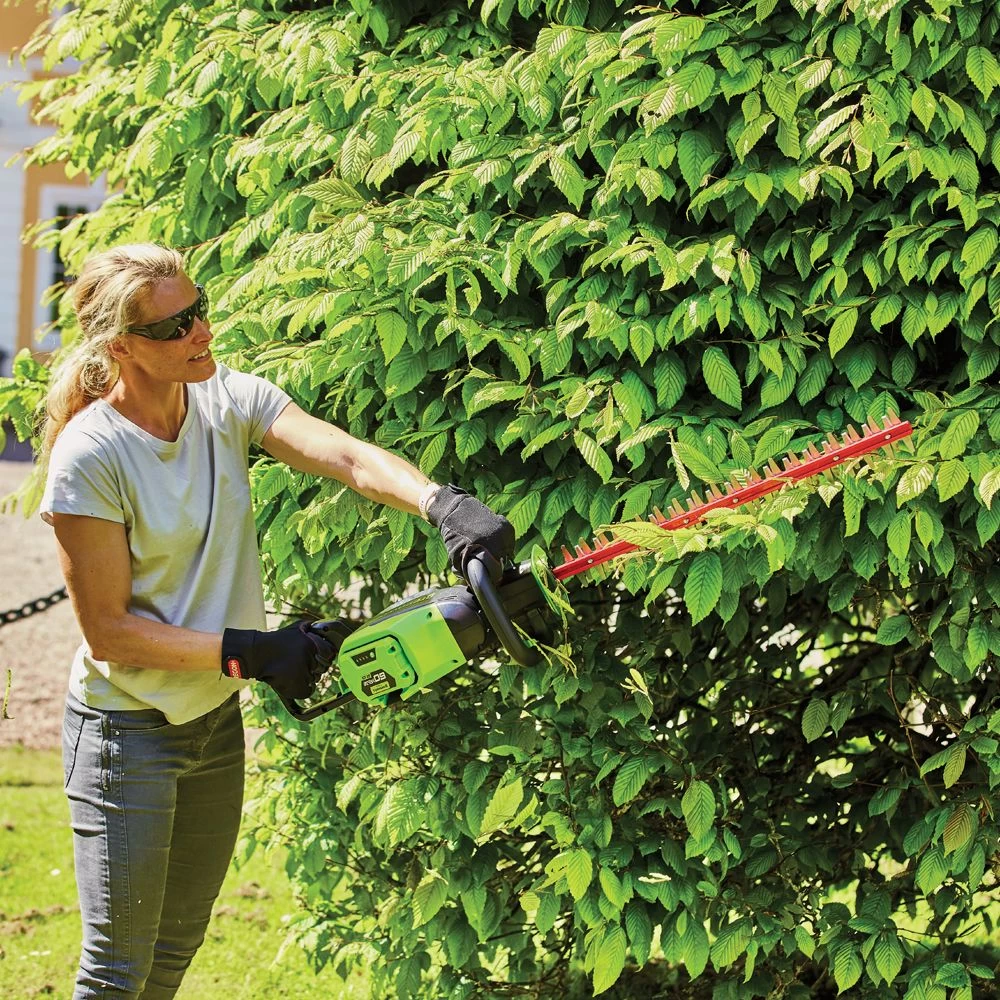 GreenWorks Pro GD60HT66K2 60V Cordless Hedge Trimmer (with 2Ah Battery & 2A Charger) - Image 7