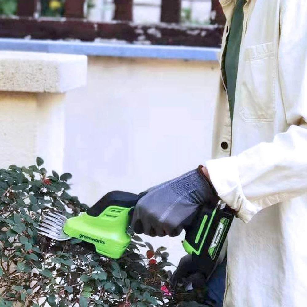 GreenWorks G24SHT 2-in-1 24V Cordless Grass Shrub Shear (with 2.0Ah Battery & 0.5Ah Micro Charger) (Bundle Builder) - Image 5