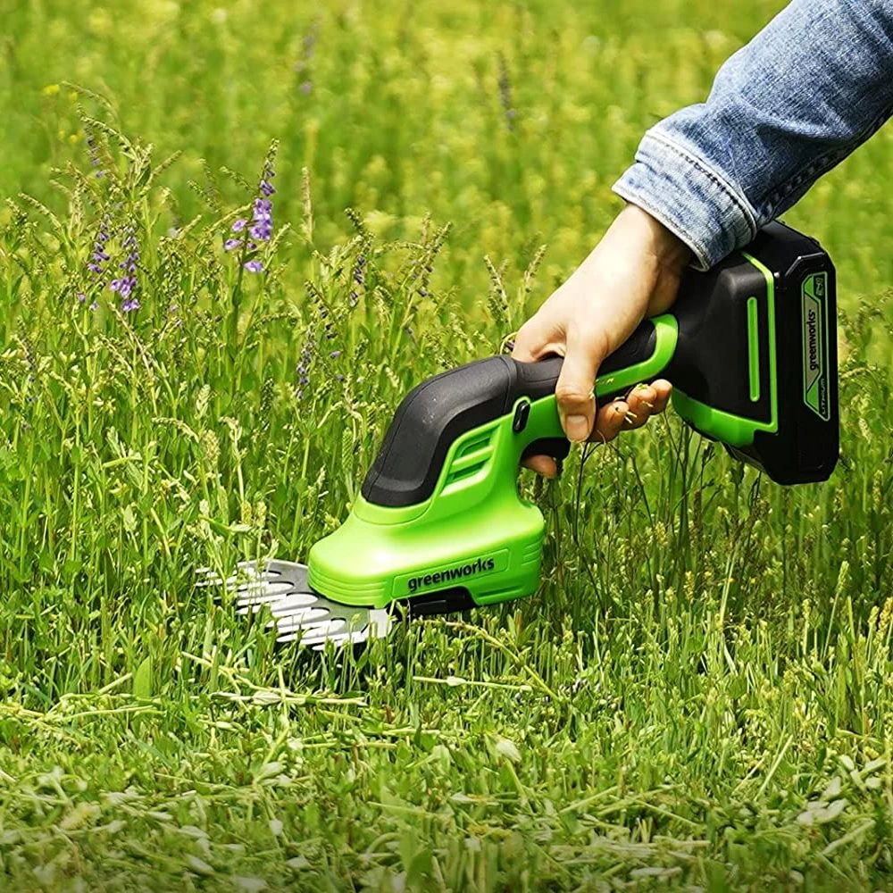 GreenWorks G24SHT 2-in-1 24V Cordless Grass Shrub Shear (with 2.0Ah Battery & 0.5Ah Micro Charger) (Bundle Builder) - Image 4